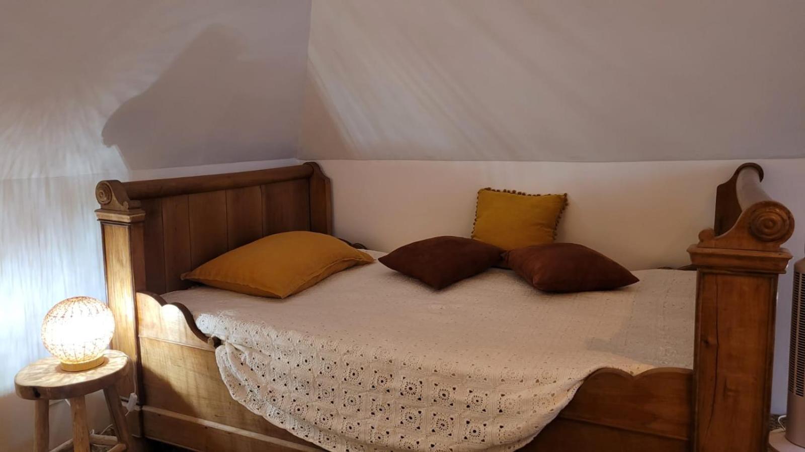 Manoir Des Pelies Bed & Breakfast Conques Exterior photo